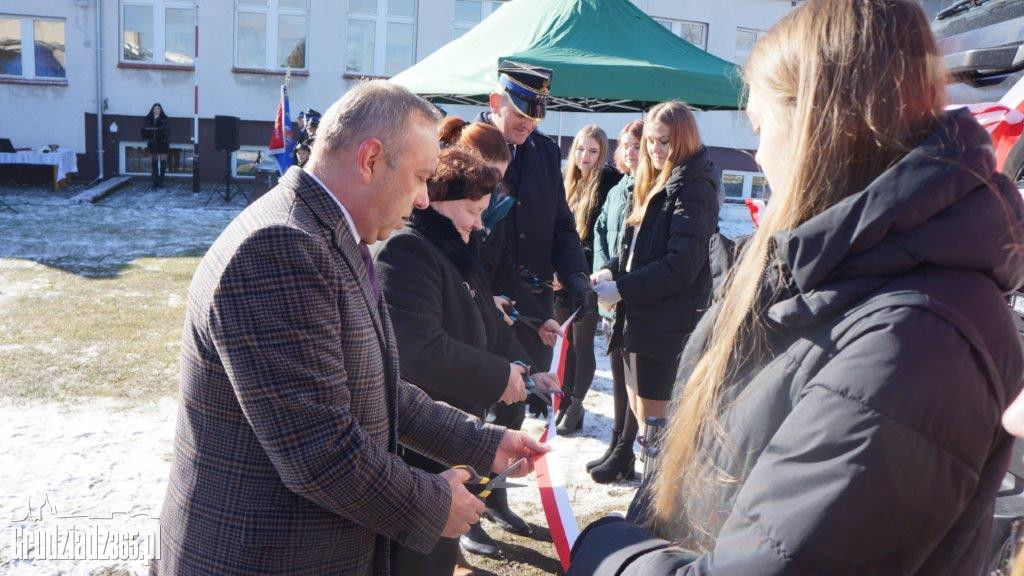 Przekazanie nowego wozu strażackiego w Dusocinie