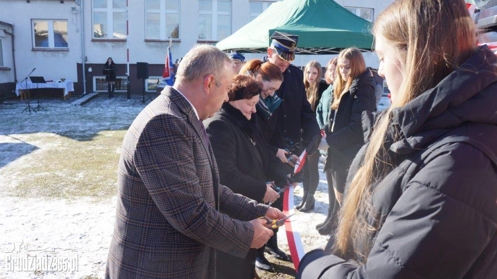 Przekazanie nowego wozu strażackiego w Dusocinie