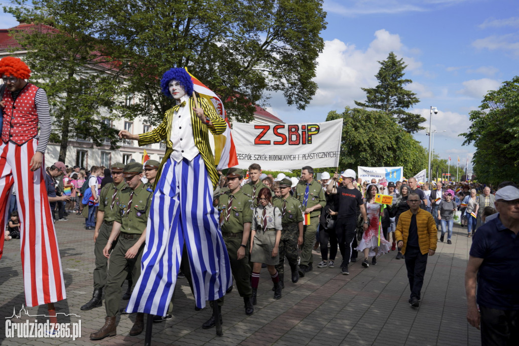 Pierwszy dzień Jarmarku Spichrzowego - parada
