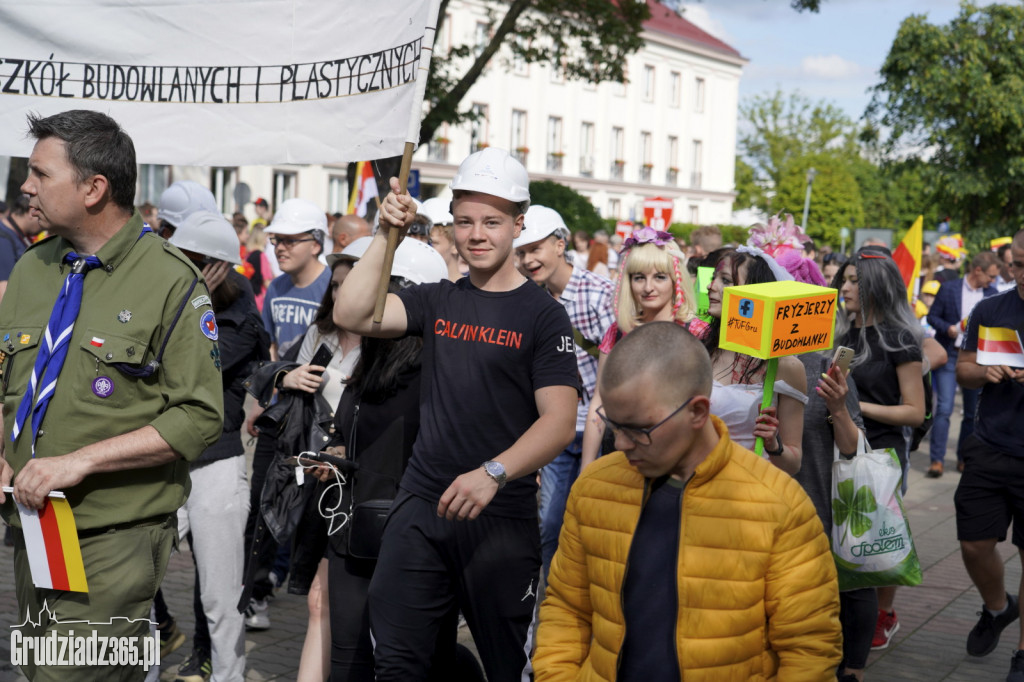 Pierwszy dzień Jarmarku Spichrzowego - parada
