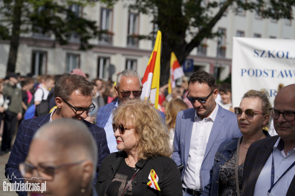 Pierwszy dzień Jarmarku Spichrzowego - parada