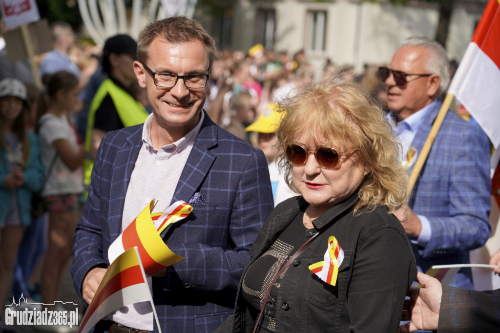 Pierwszy dzień Jarmarku Spichrzowego - parada