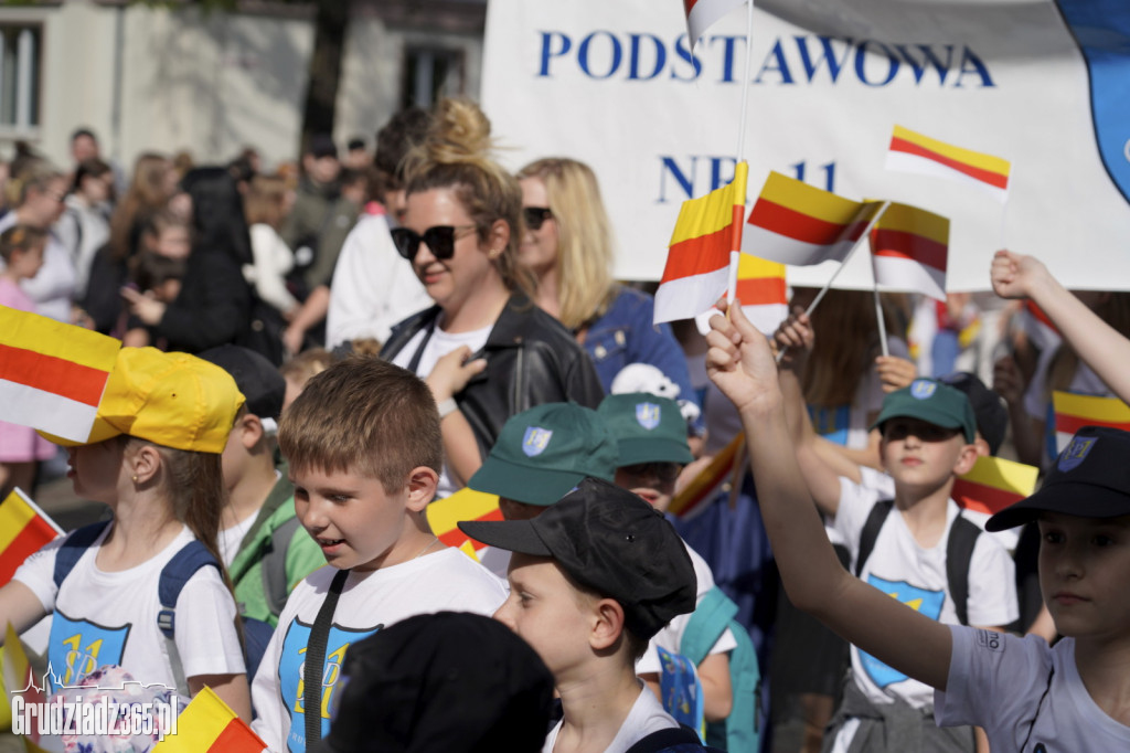 Pierwszy dzień Jarmarku Spichrzowego - parada