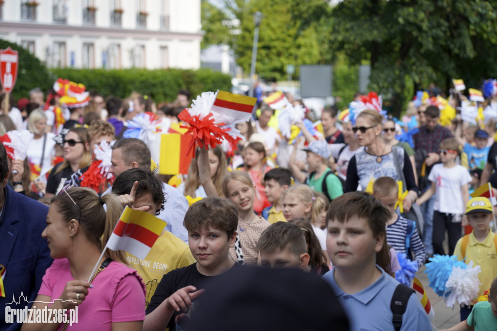 Pierwszy dzień Jarmarku Spichrzowego - parada