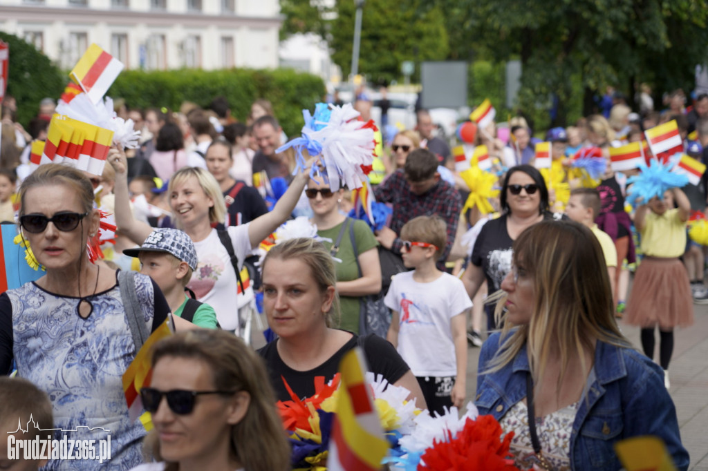 Pierwszy dzień Jarmarku Spichrzowego - parada