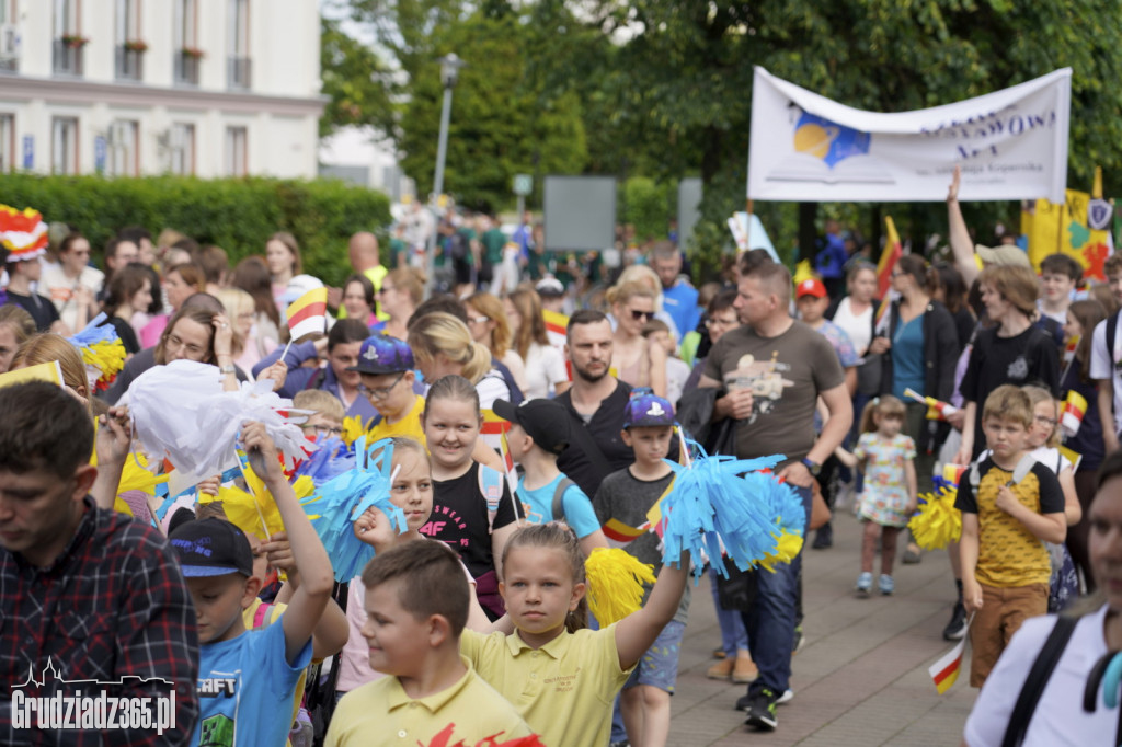 Pierwszy dzień Jarmarku Spichrzowego - parada