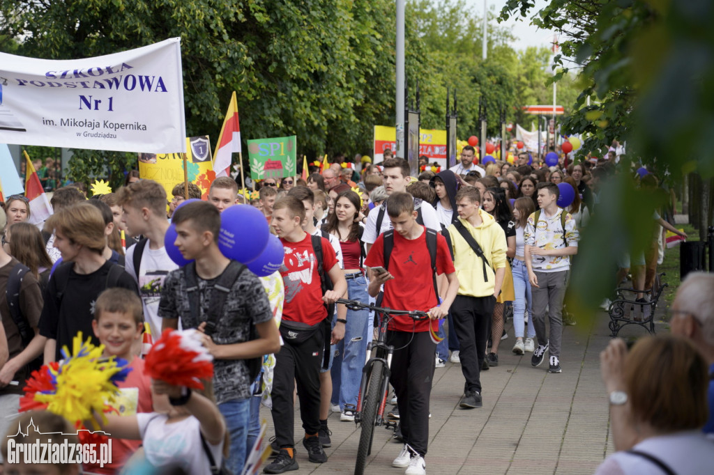 Pierwszy dzień Jarmarku Spichrzowego - parada