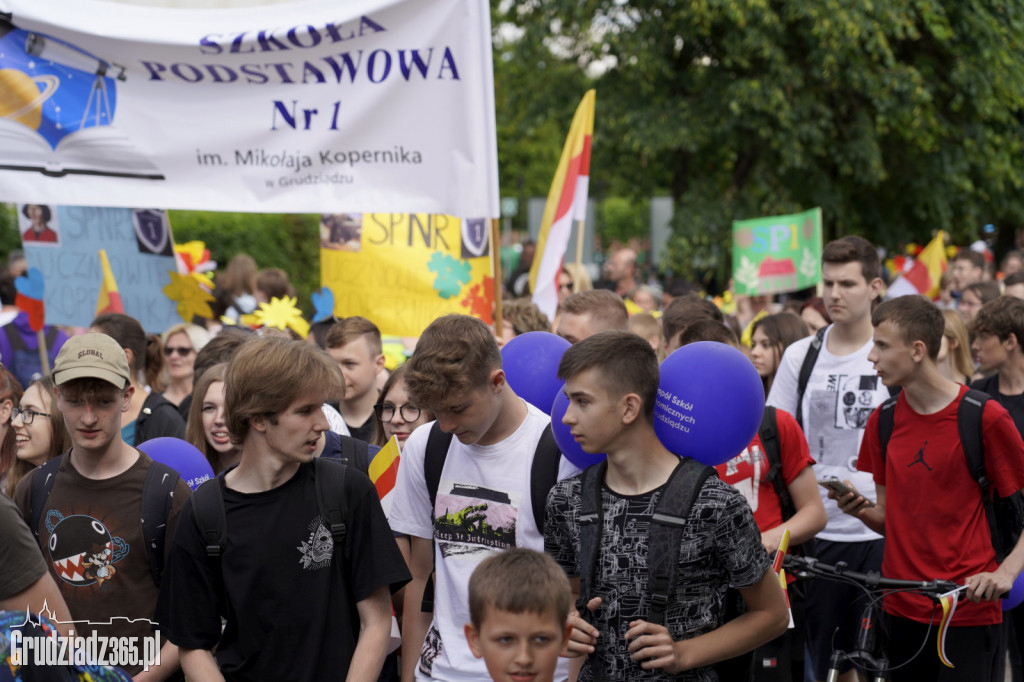 Pierwszy dzień Jarmarku Spichrzowego - parada