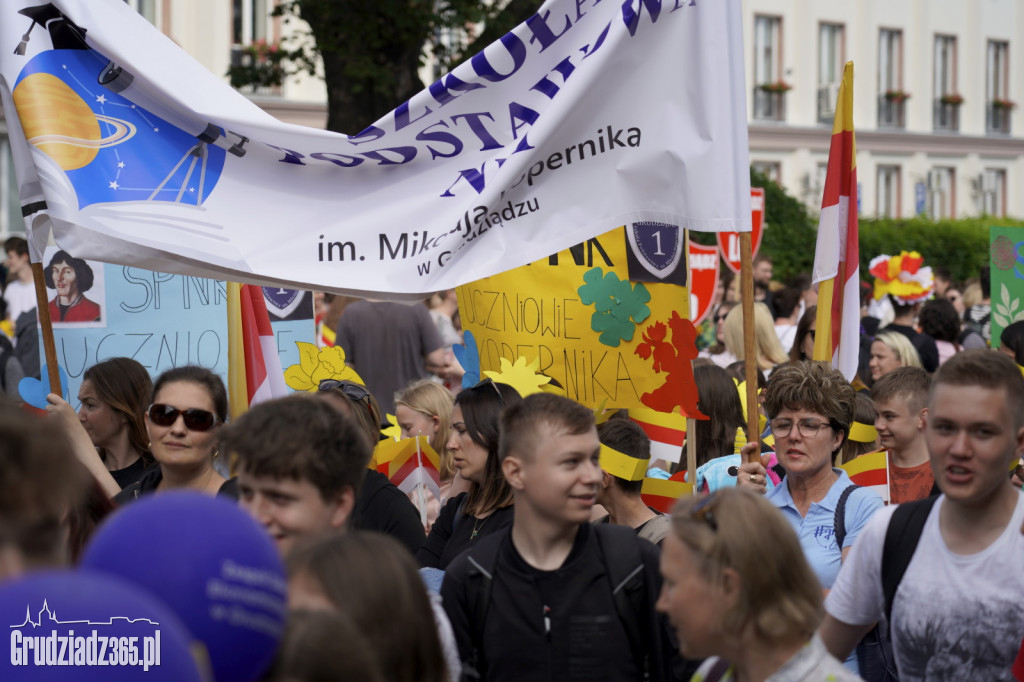 Pierwszy dzień Jarmarku Spichrzowego - parada
