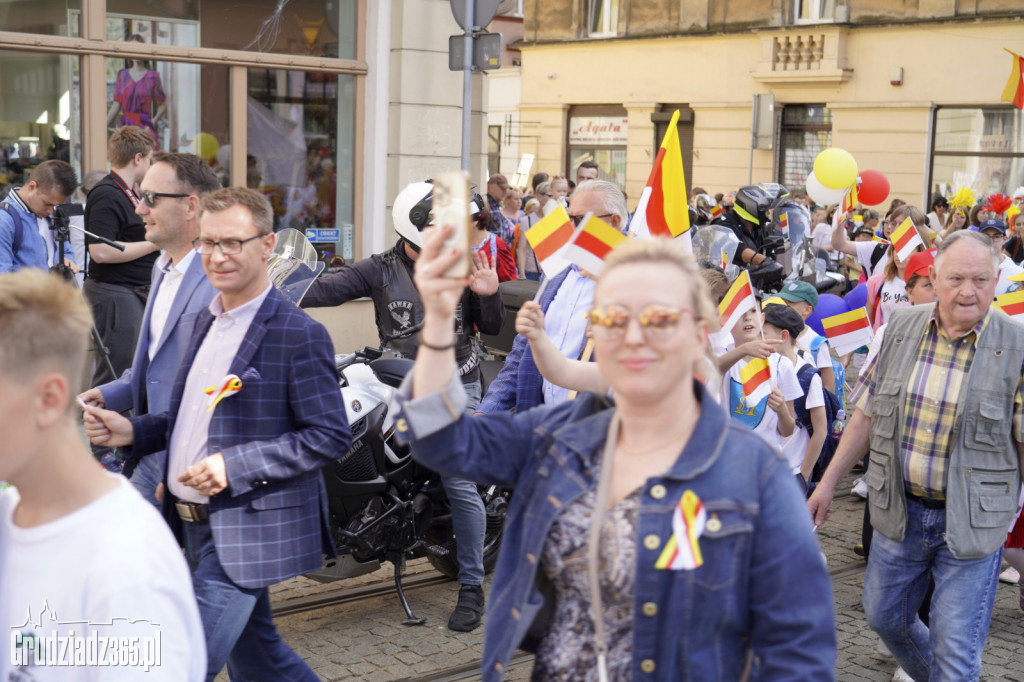 Pierwszy dzień Jarmarku Spichrzowego - parada