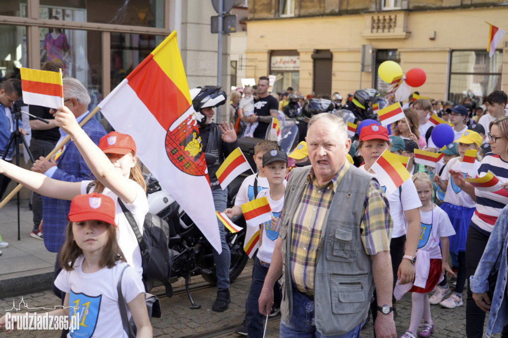 Pierwszy dzień Jarmarku Spichrzowego - parada