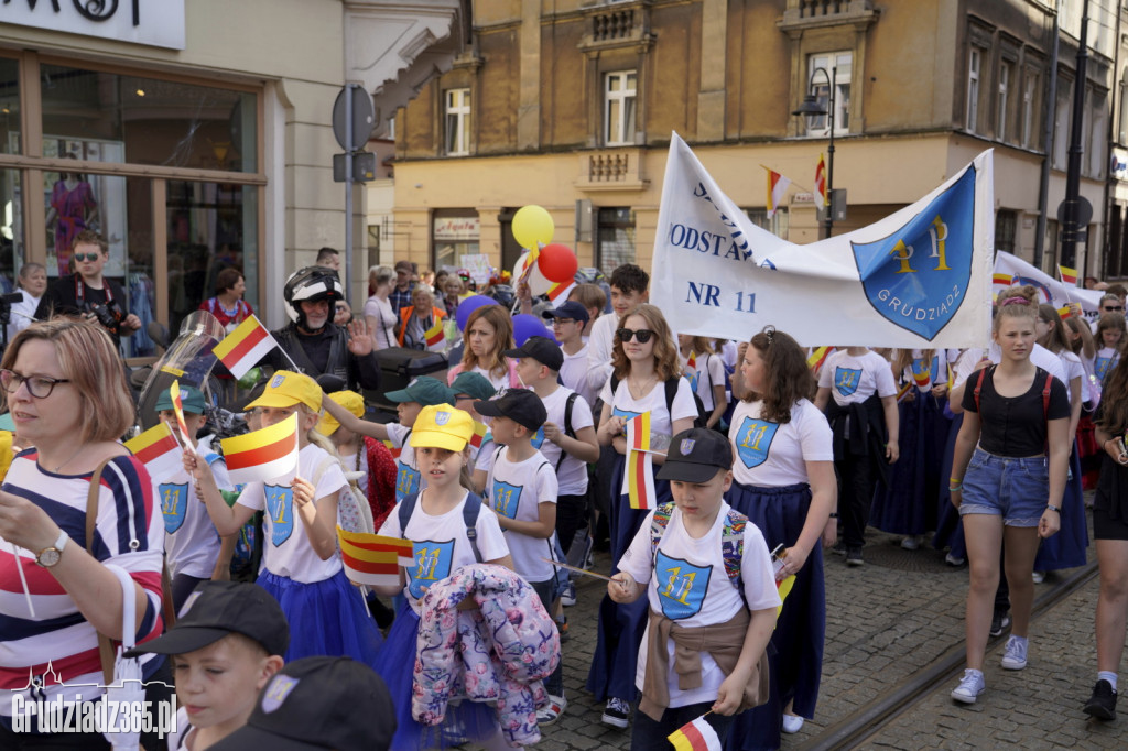Pierwszy dzień Jarmarku Spichrzowego - parada