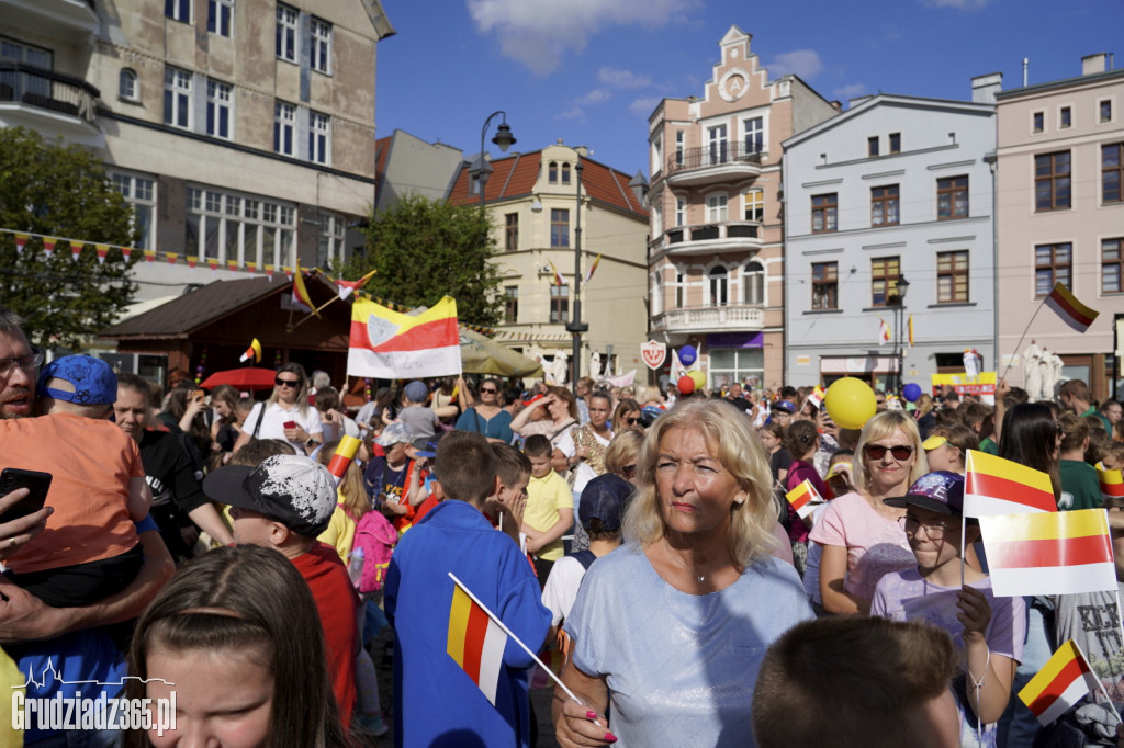 Pierwszy dzień Jarmarku Spichrzowego - parada