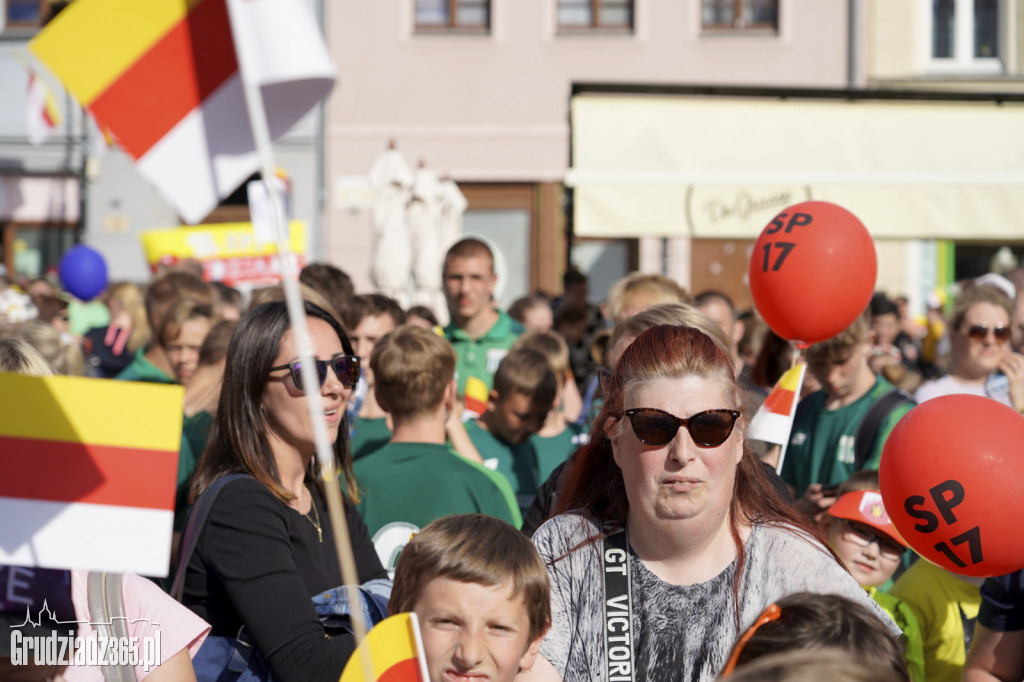 Pierwszy dzień Jarmarku Spichrzowego - parada