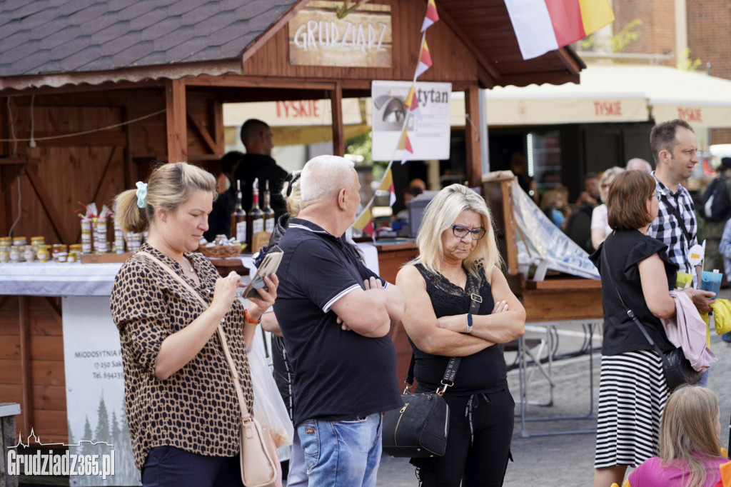 Pierwszy dzień Jarmarku Spichrzowego - parada