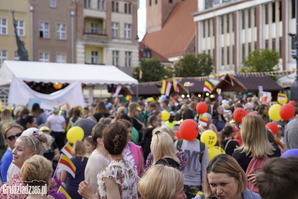Pierwszy dzień Jarmarku Spichrzowego - parada