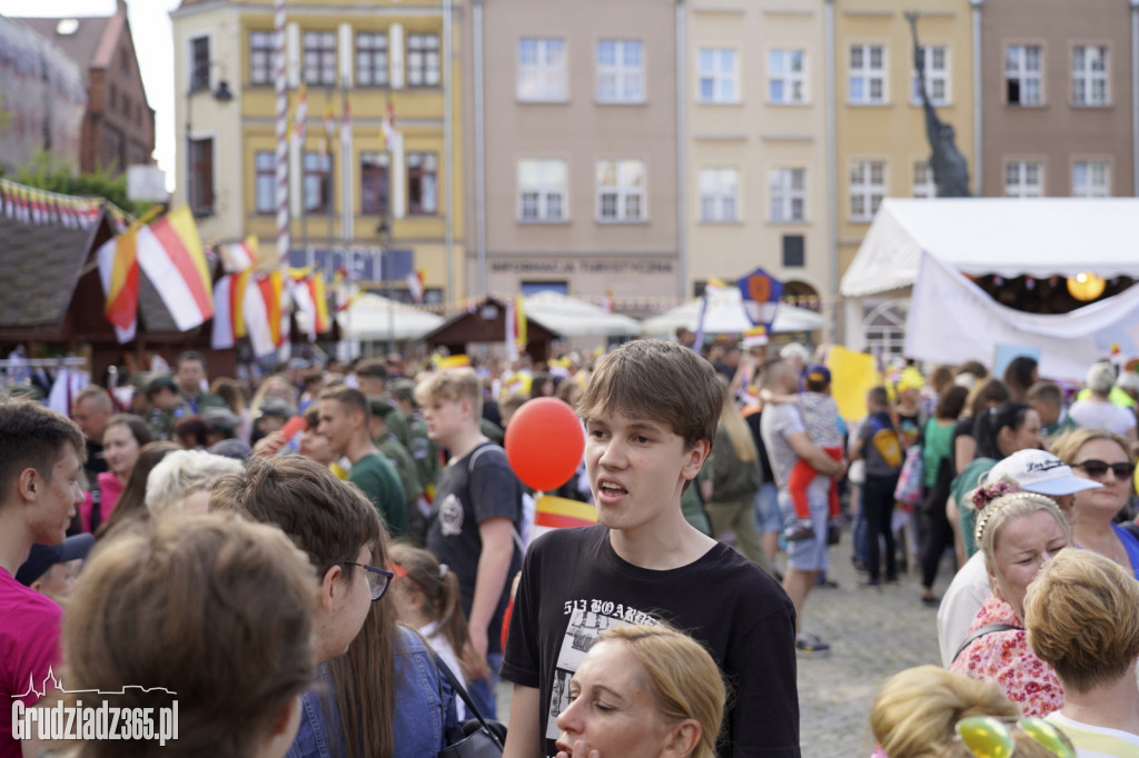 Pierwszy dzień Jarmarku Spichrzowego - parada