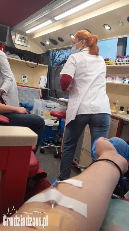 Uczniowie z Zespołu Szkół Rolniczych w Grudziądzu oddali 13 litrów krwi