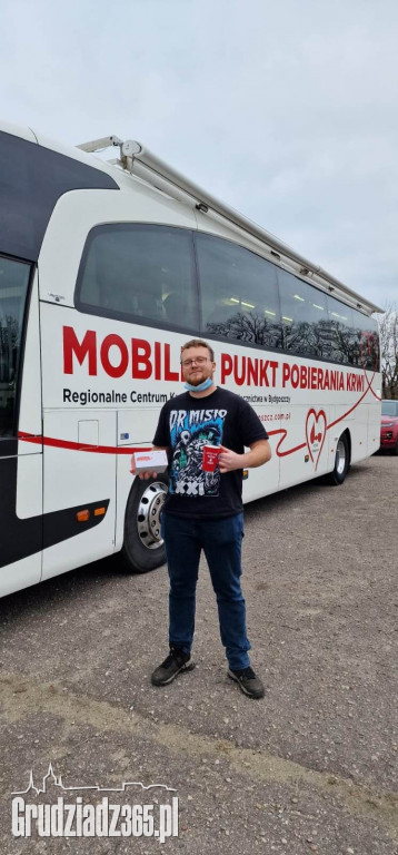 Uczniowie z Zespołu Szkół Rolniczych w Grudziądzu oddali 13 litrów krwi