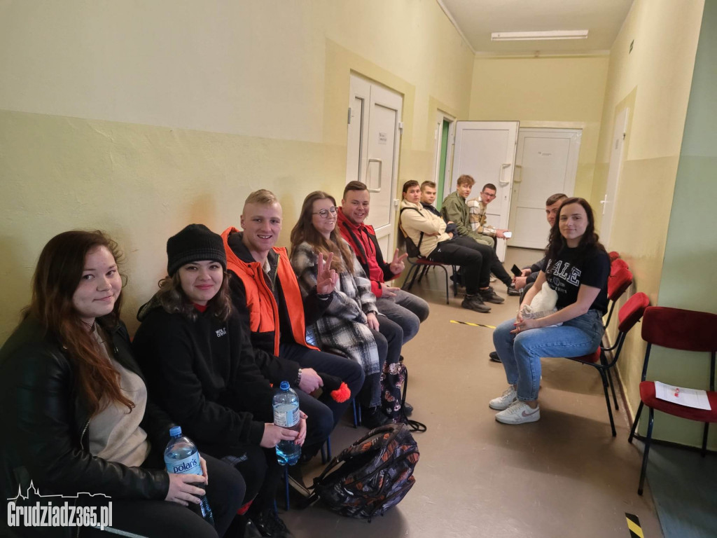 Uczniowie z Zespołu Szkół Rolniczych w Grudziądzu oddali 13 litrów krwi