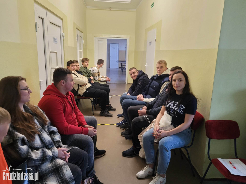 Uczniowie z Zespołu Szkół Rolniczych w Grudziądzu oddali 13 litrów krwi