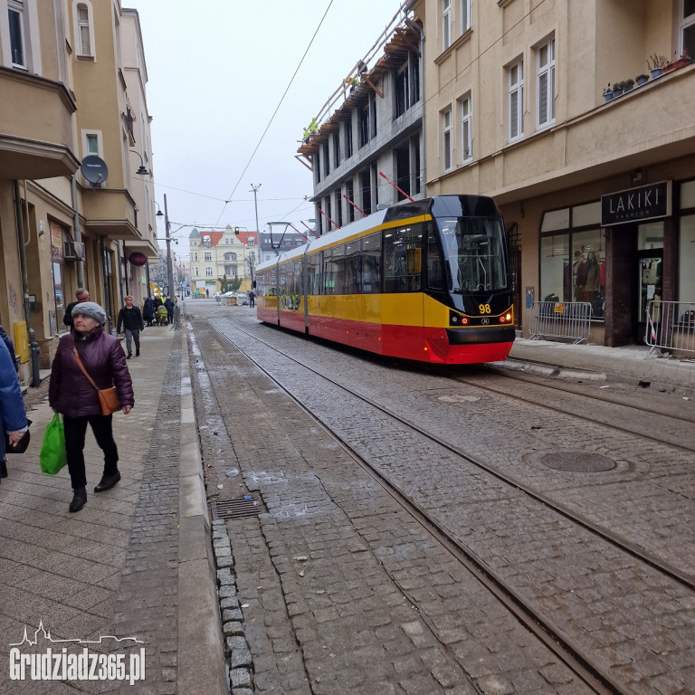 Długo oczekiwany tramwaj na ulicy Toruńskiej w Grudziądzu