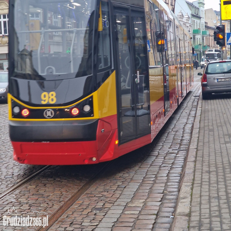 Długo oczekiwany tramwaj na ulicy Toruńskiej w Grudziądzu