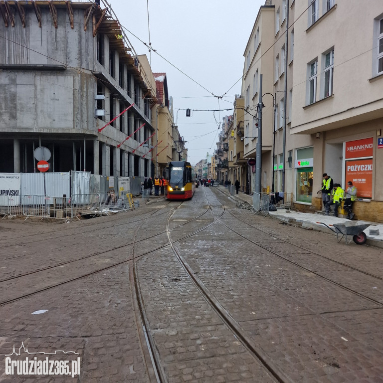 Długo oczekiwany tramwaj na ulicy Toruńskiej w Grudziądzu