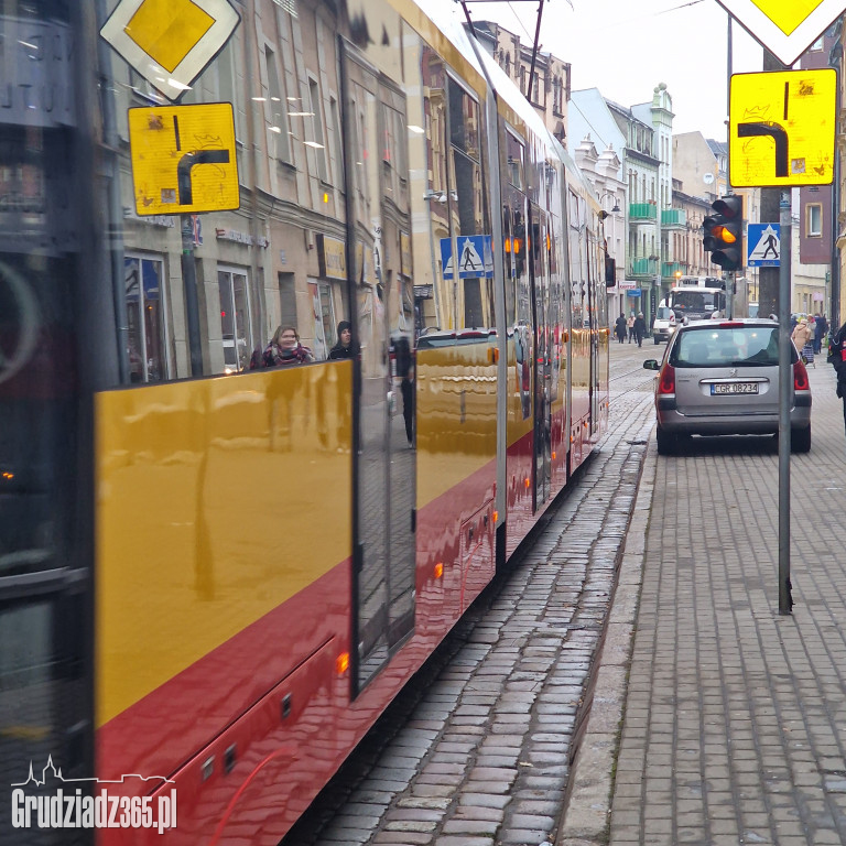 Długo oczekiwany tramwaj na ulicy Toruńskiej w Grudziądzu