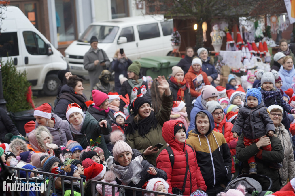 Wizyta św. Mikołaja na grudziądzkim Rynku