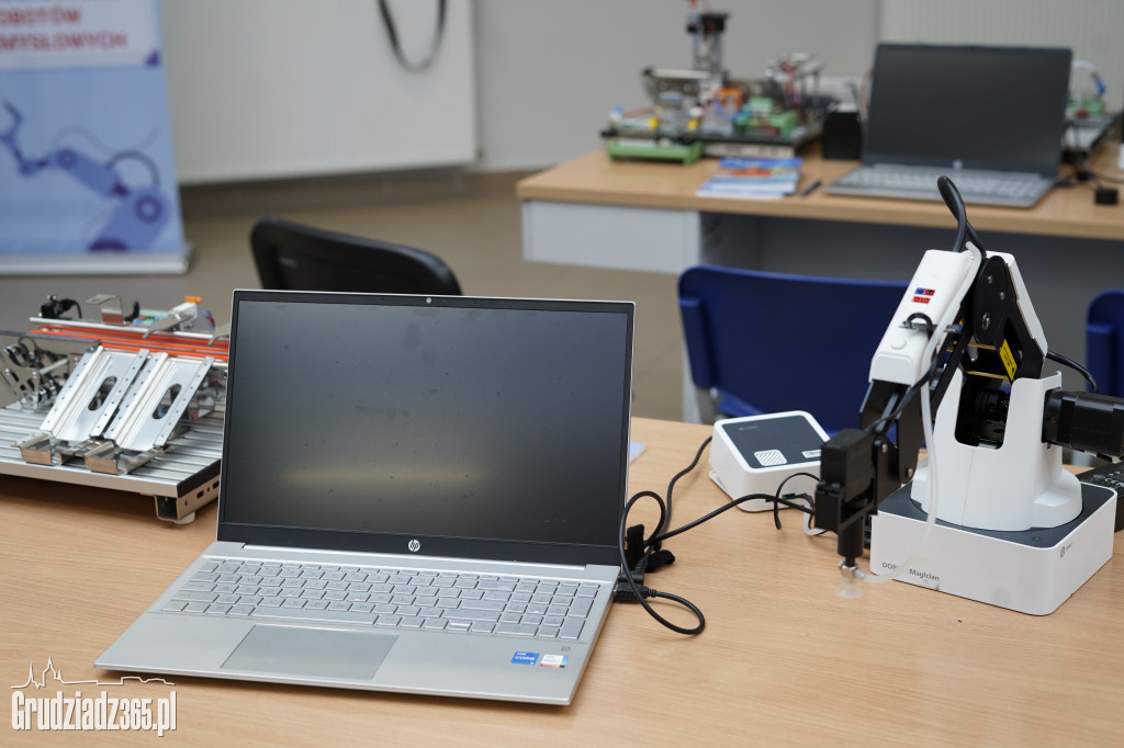 Otwarcie w Grudziądzu Centrum Programowania Robotów Przemysłowych