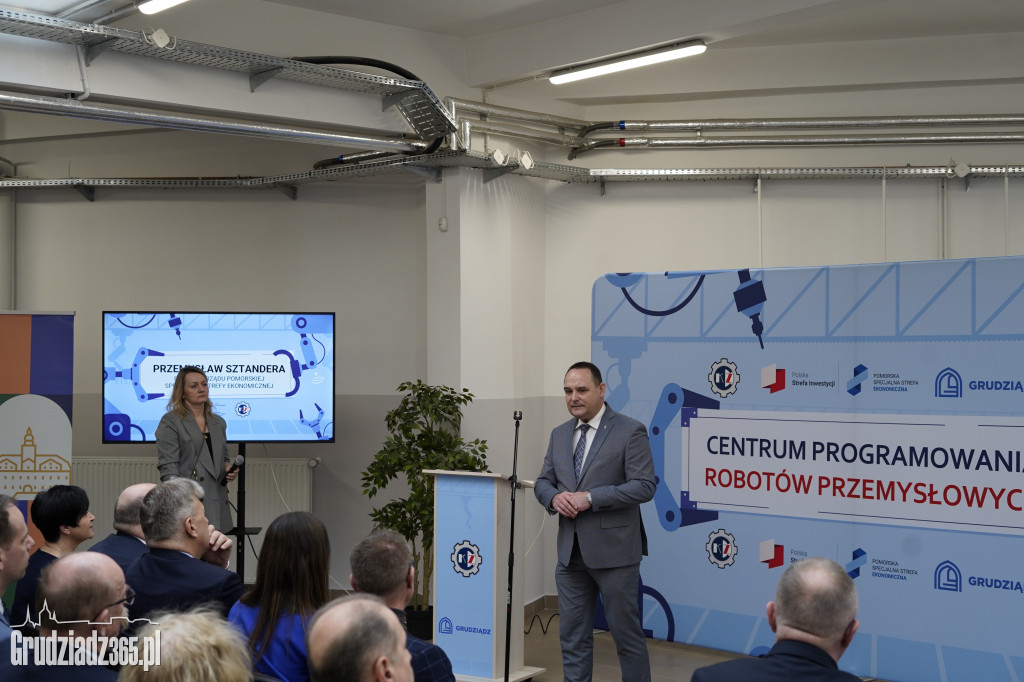 Otwarcie w Grudziądzu Centrum Programowania Robotów Przemysłowych