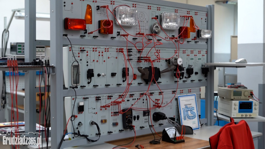 Otwarcie w Grudziądzu Centrum Programowania Robotów Przemysłowych