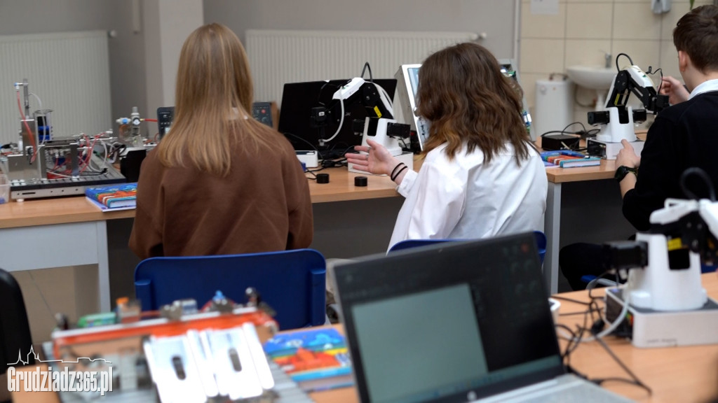 Otwarcie w Grudziądzu Centrum Programowania Robotów Przemysłowych
