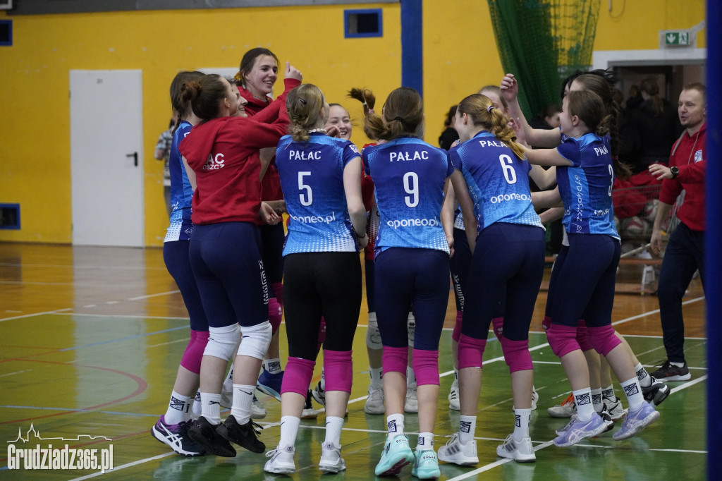Zacięty mecz KS Stal Grudziądz - Pałac Bydgoszcz