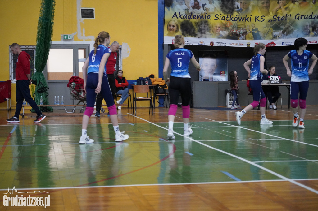 Zacięty mecz KS Stal Grudziądz - Pałac Bydgoszcz
