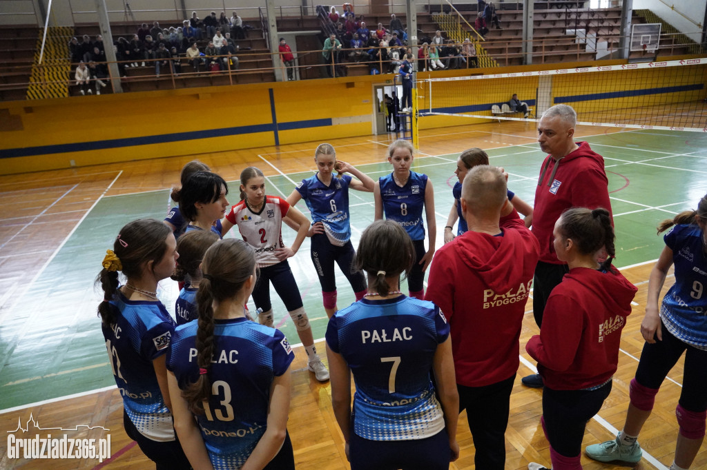 Zacięty mecz KS Stal Grudziądz - Pałac Bydgoszcz