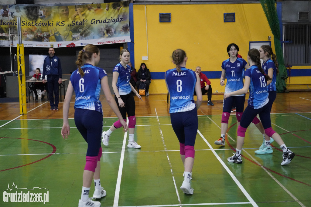 Zacięty mecz KS Stal Grudziądz - Pałac Bydgoszcz