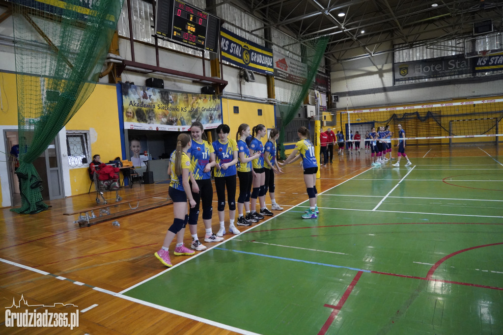 Zacięty mecz KS Stal Grudziądz - Pałac Bydgoszcz