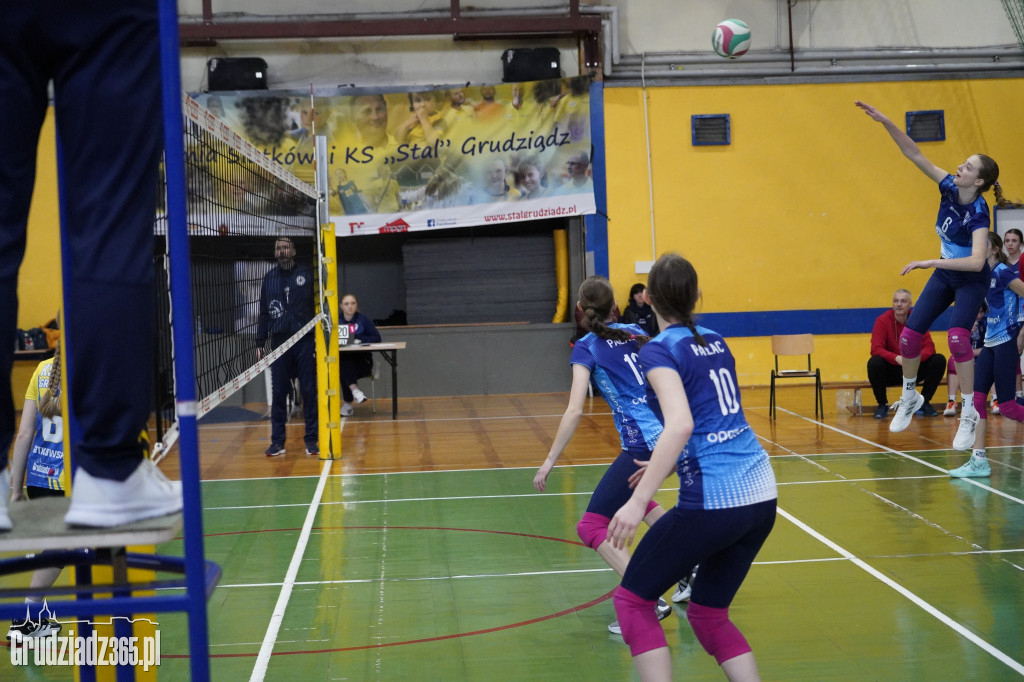 Zacięty mecz KS Stal Grudziądz - Pałac Bydgoszcz