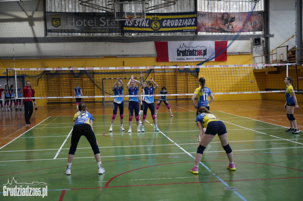 Zacięty mecz KS Stal Grudziądz - Pałac Bydgoszcz
