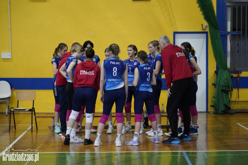 Zacięty mecz KS Stal Grudziądz - Pałac Bydgoszcz