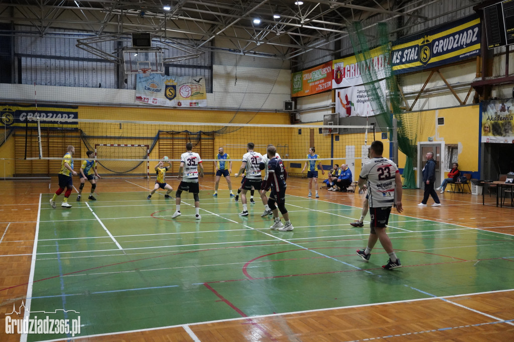 KS Stal Grudziądz przegrywa z BKS WSG Chemik Bydgoszcz