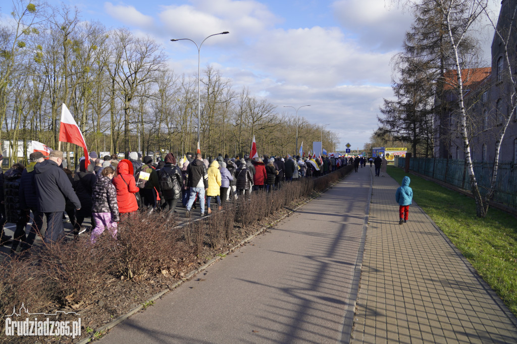 Ulicami Grudziądza przeszedł Marsz Papieski