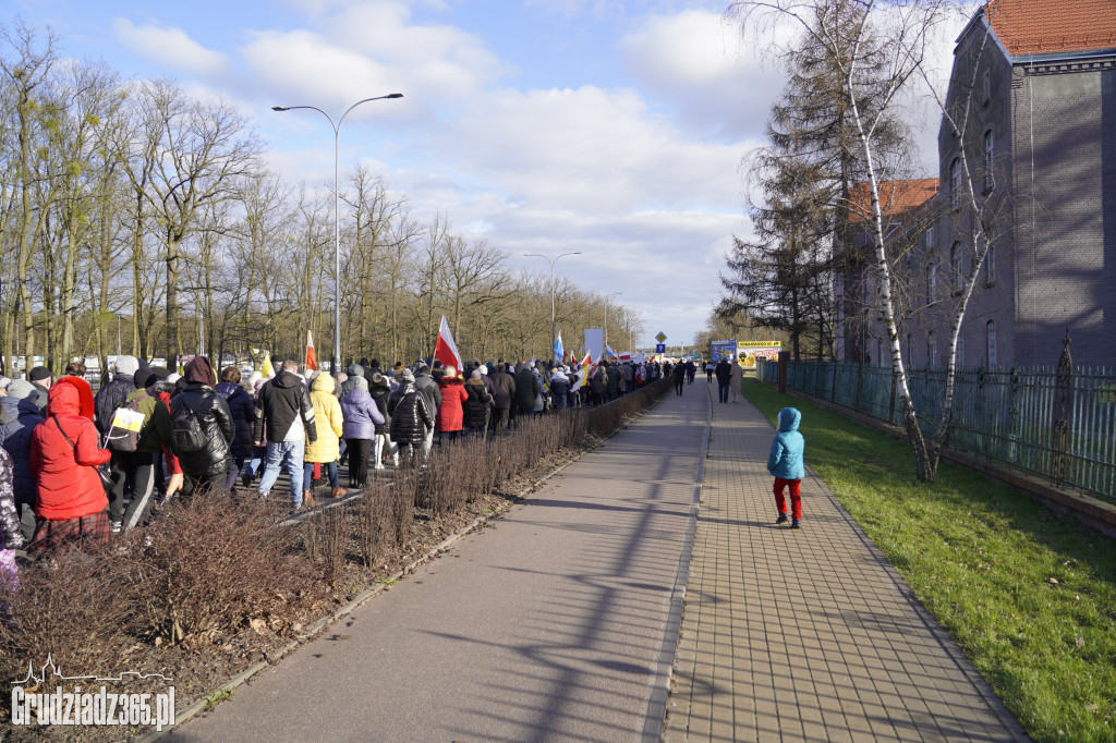 Ulicami Grudziądza przeszedł Marsz Papieski