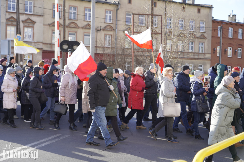 Ulicami Grudziądza przeszedł Marsz Papieski