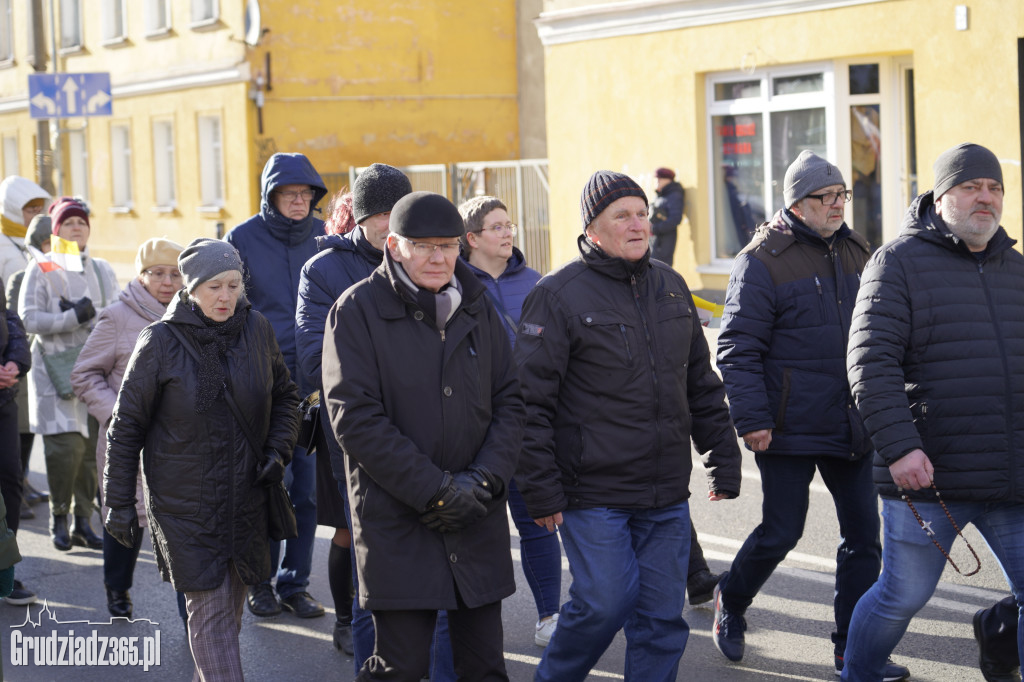 Ulicami Grudziądza przeszedł Marsz Papieski