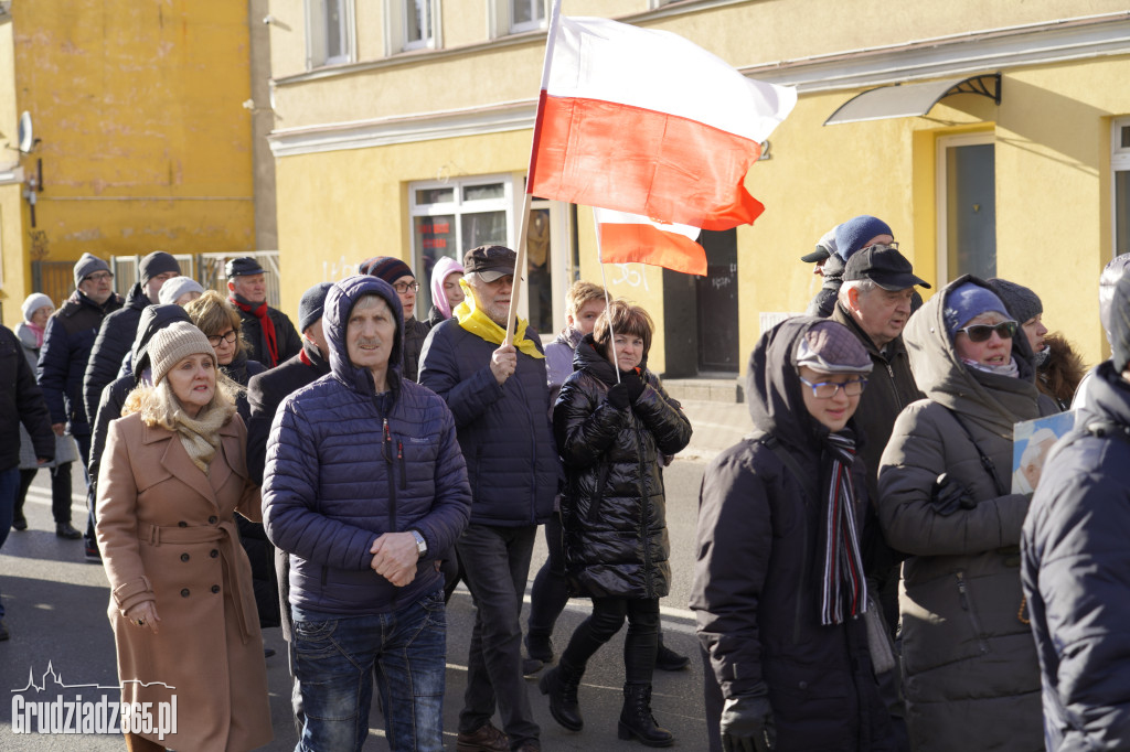 Ulicami Grudziądza przeszedł Marsz Papieski