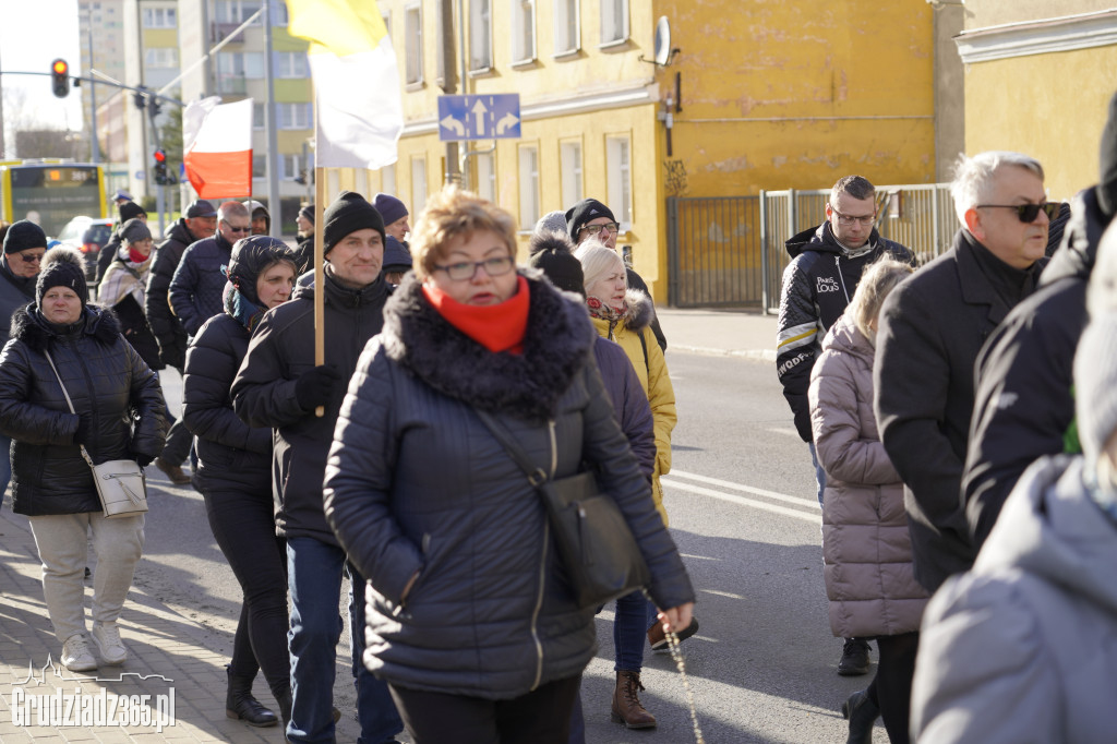 Ulicami Grudziądza przeszedł Marsz Papieski