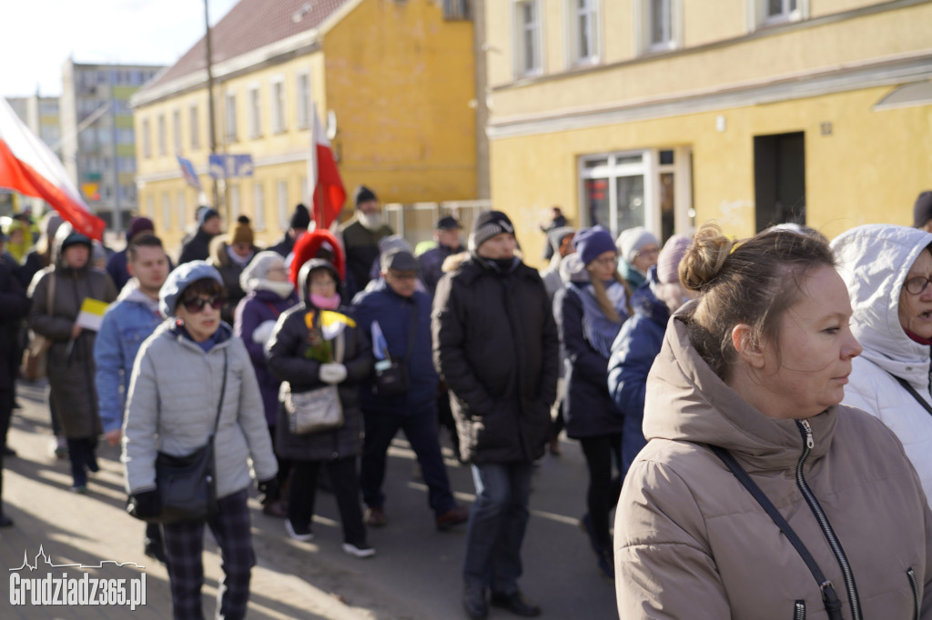 Ulicami Grudziądza przeszedł Marsz Papieski